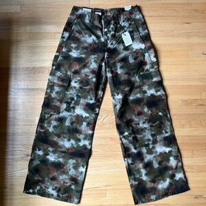Levi's Watercolor Camo Wide Leg Cargo Pants NWT 26x30